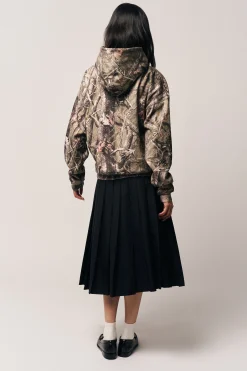 GUIZIO Camo Sweatshirt- Sweaters|Sweatshirts & Hoodies