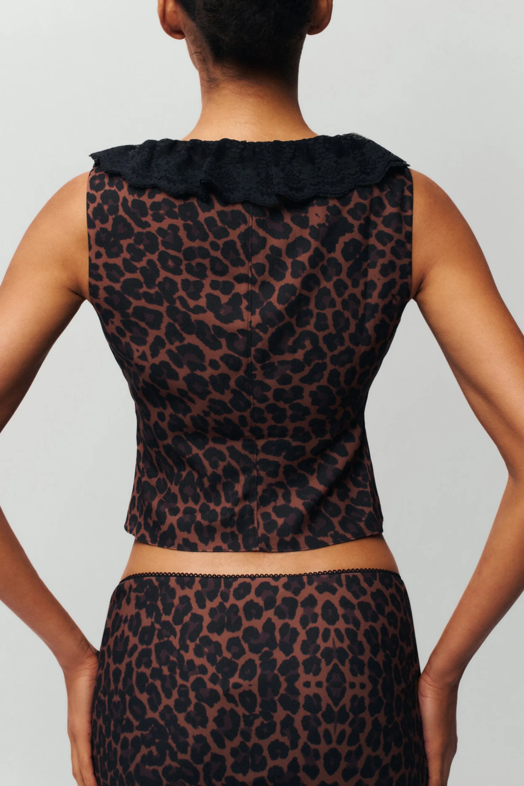 GUIZIO Paloma Lace Top- Sleeveless Tops|Tops