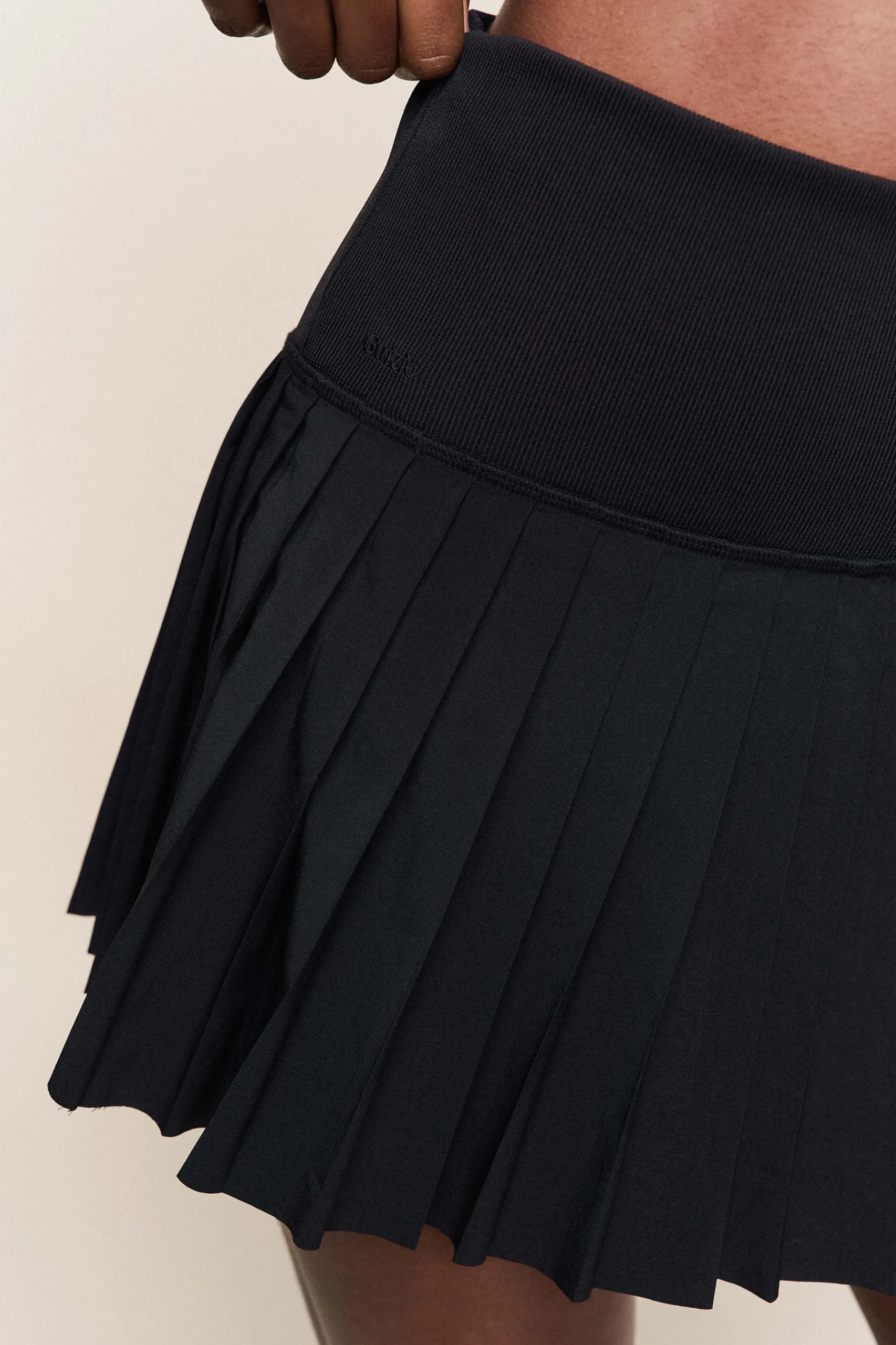 GUIZIO Pleated Skort- Sneakers
