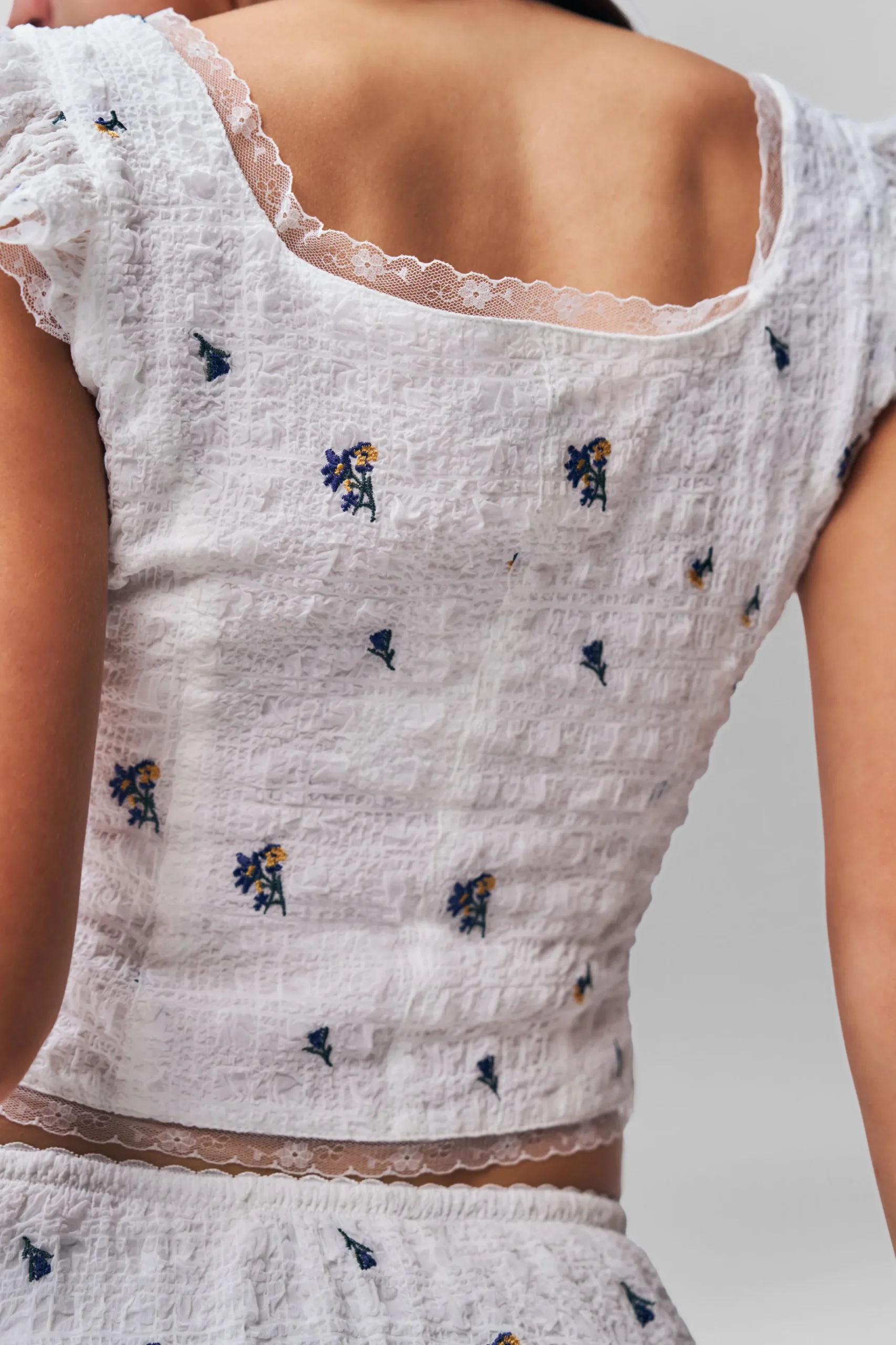 GUIZIO Pontia Top- Sleeveless Tops