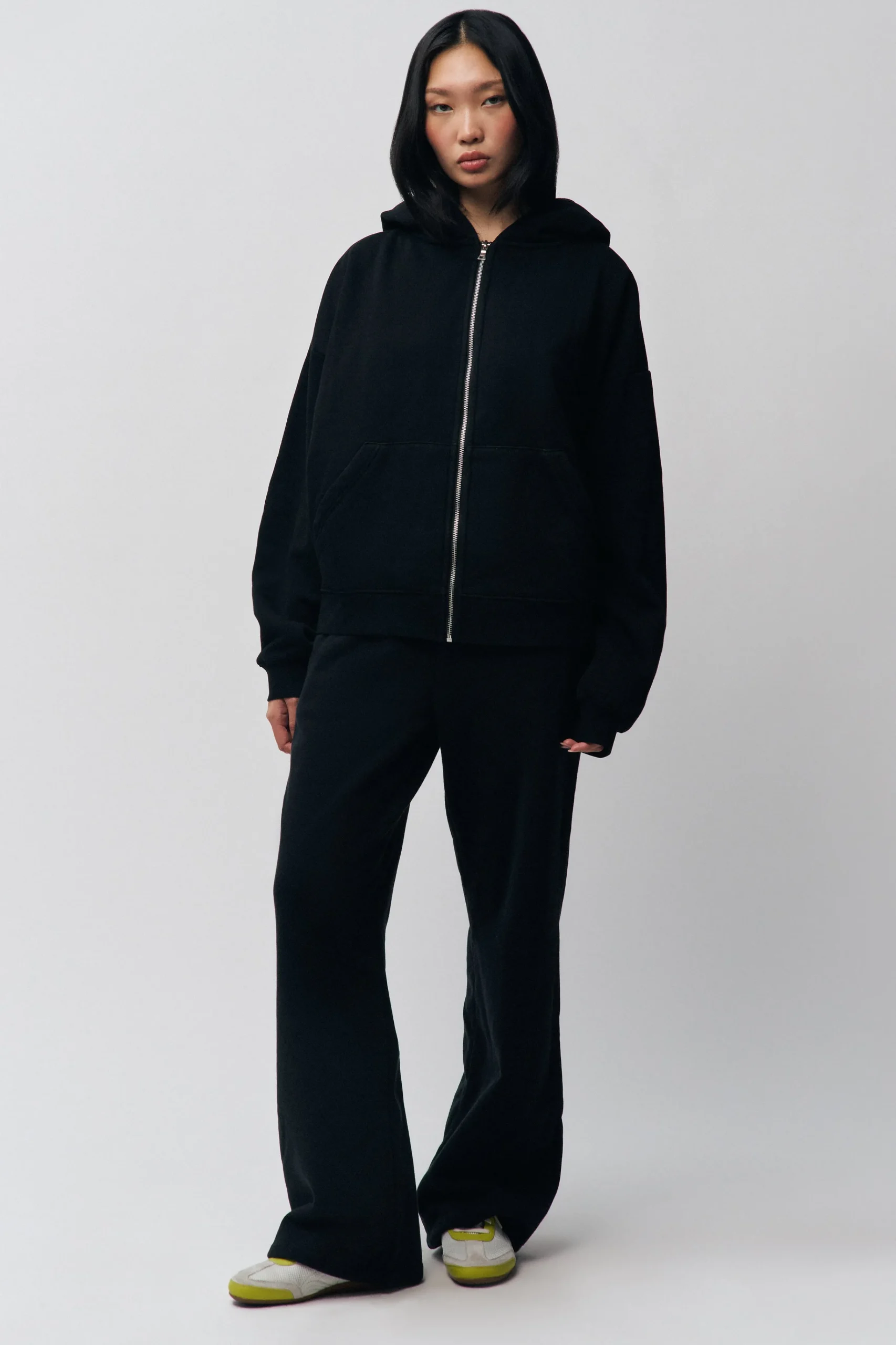 GUIZIO Relaxed Drawstring Sweatpant- Pants