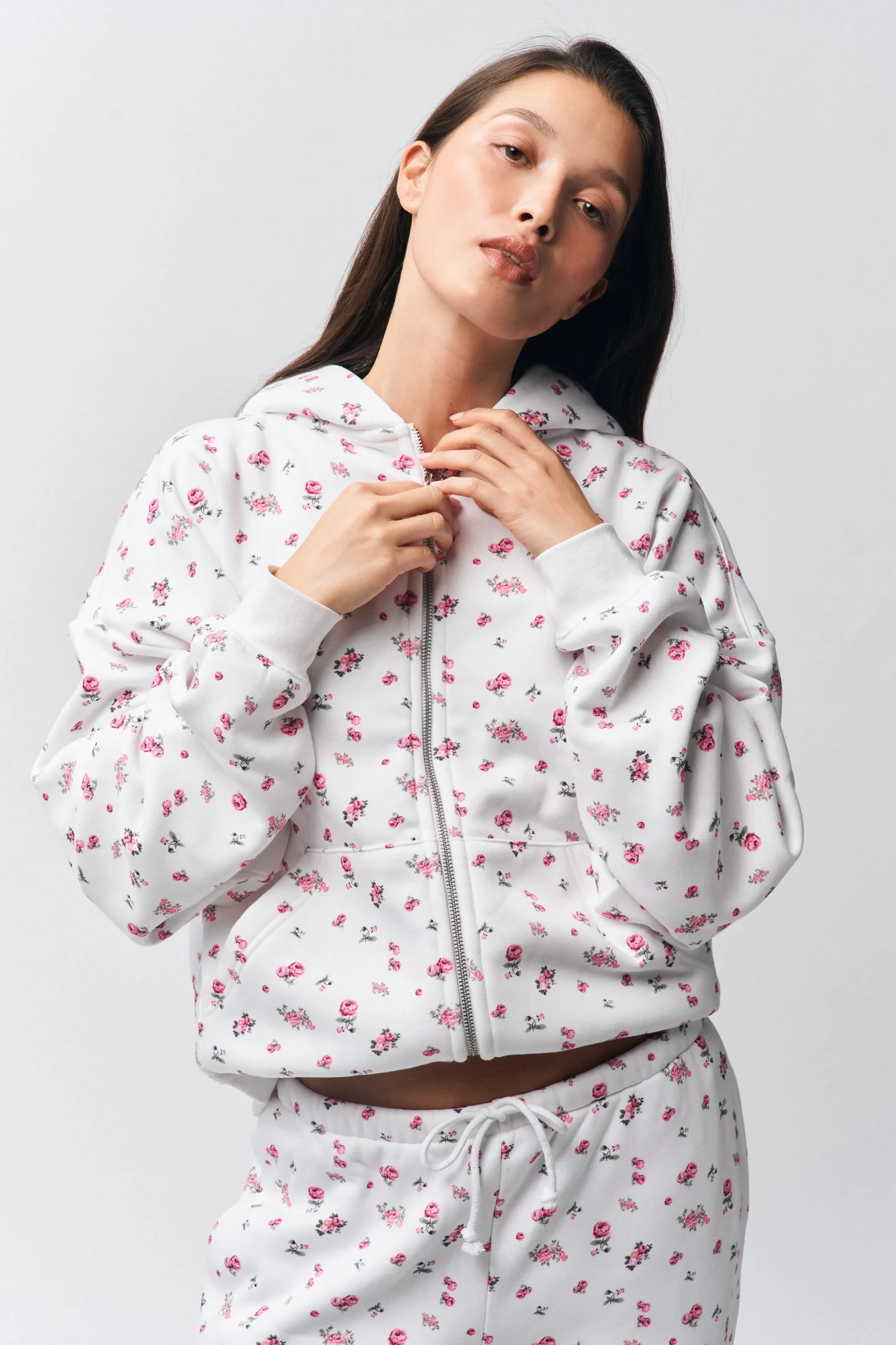 GUIZIO Zip Up Hoodie- Sweaters|Sweatshirts & Hoodies