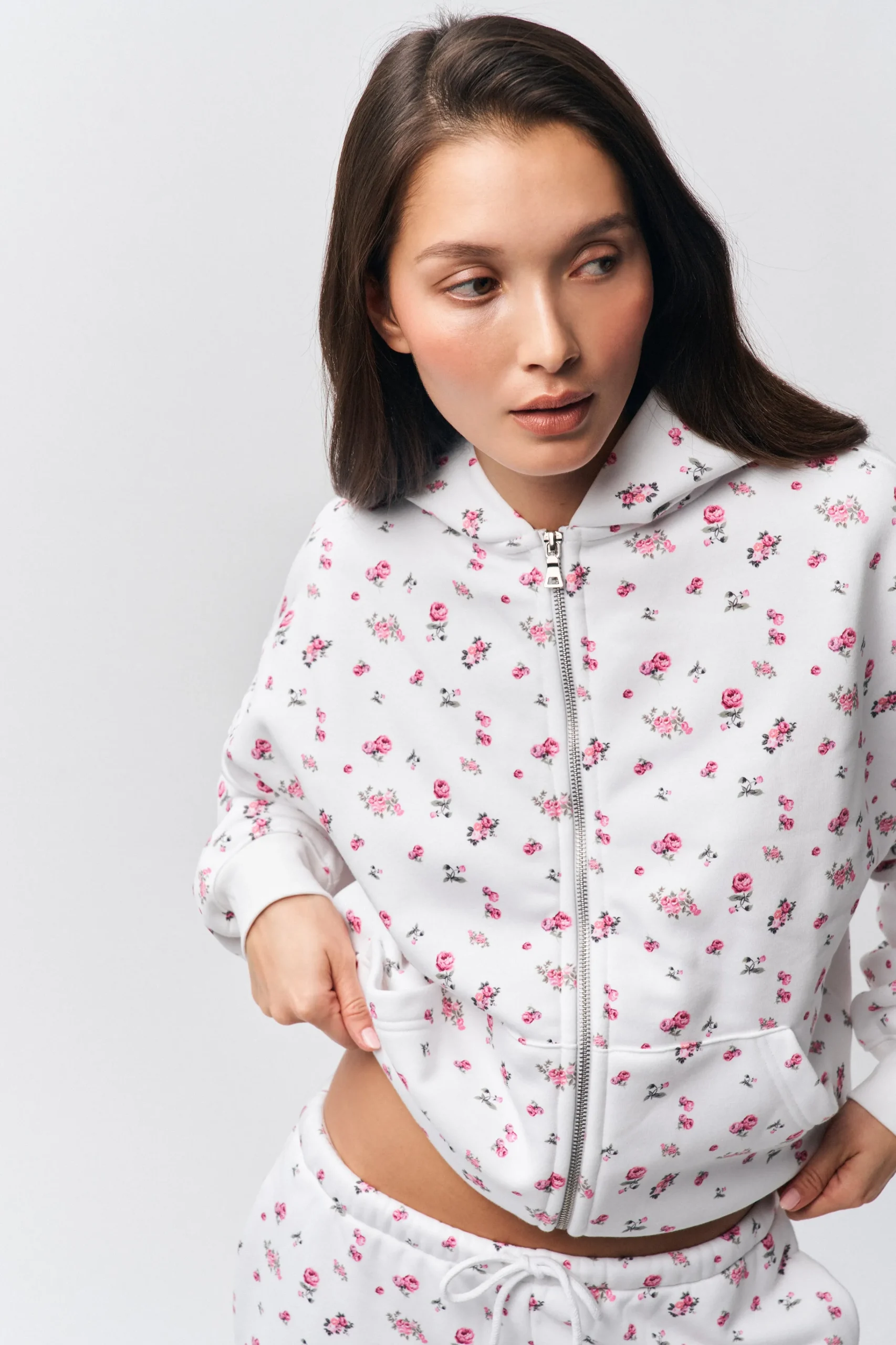 GUIZIO Zip Up Hoodie- Sweaters|Sweatshirts & Hoodies